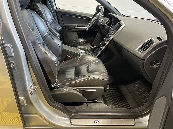 Volvo XC60 24 of 29