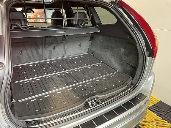 Volvo XC60 14 of 29