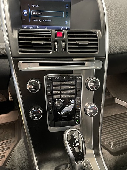 Volvo XC60 20 of 29