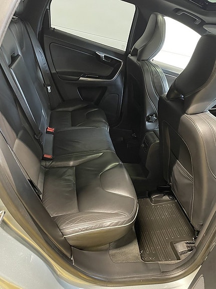 Volvo XC60 29 of 29