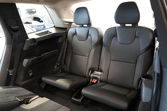 Volvo XC90 12 of 27