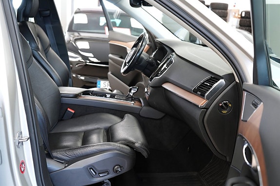 Volvo XC90 13 of 27