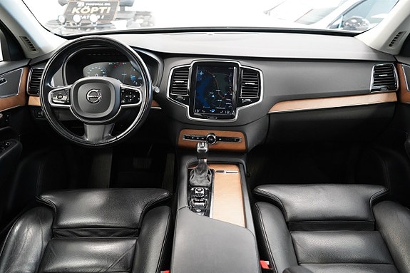 Volvo XC90 16 of 27