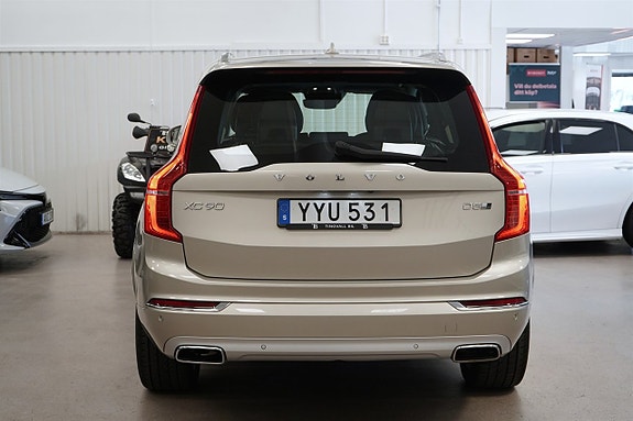 Volvo XC90 4 of 27