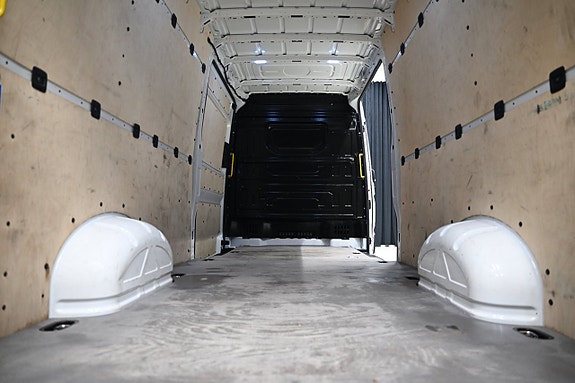 Volkswagen Crafter 9 of 30