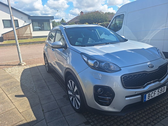 Kia Sportage 2 of 4