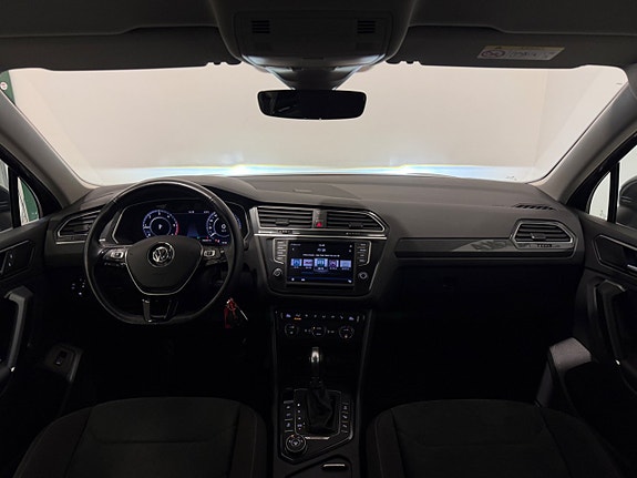 Volkswagen Tiguan 13 of 30