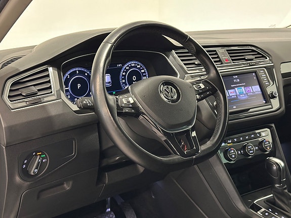 Volkswagen Tiguan 10 of 30