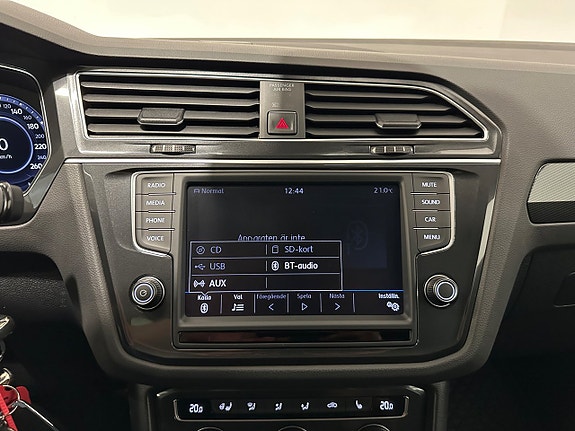 Volkswagen Tiguan 19 of 30