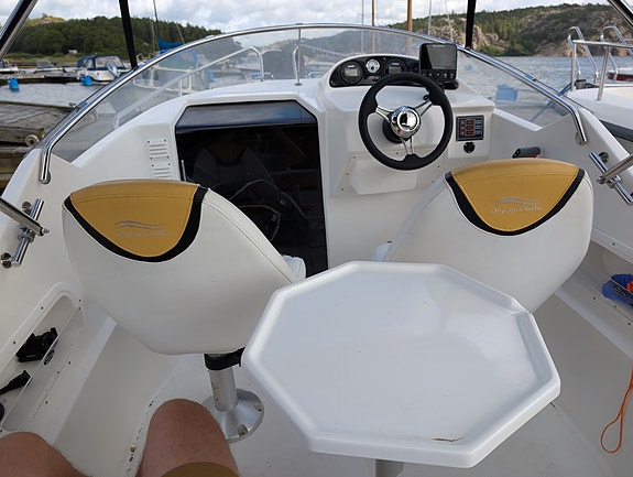 Olympia 570 Holiday med Yamaha 80 HK och 80-släp 14 of 20