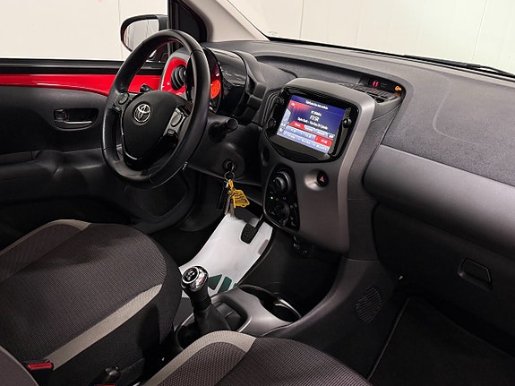 Toyota Aygo 7 of 18