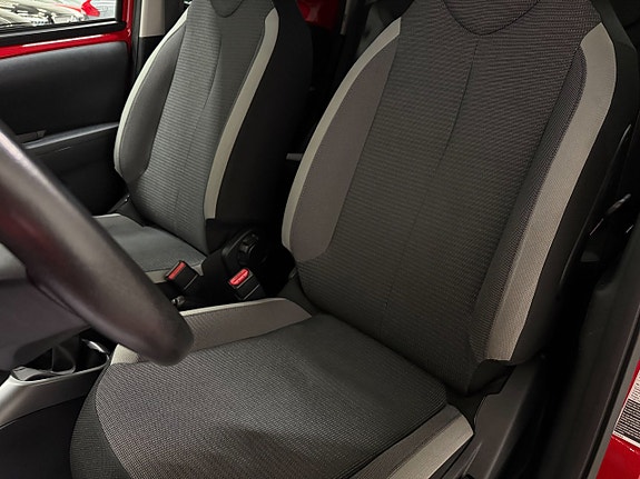 Toyota Aygo 8 of 18
