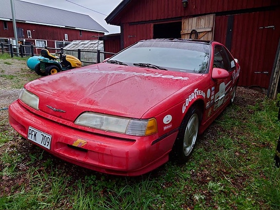 Ford Thunderbird 3 of 3