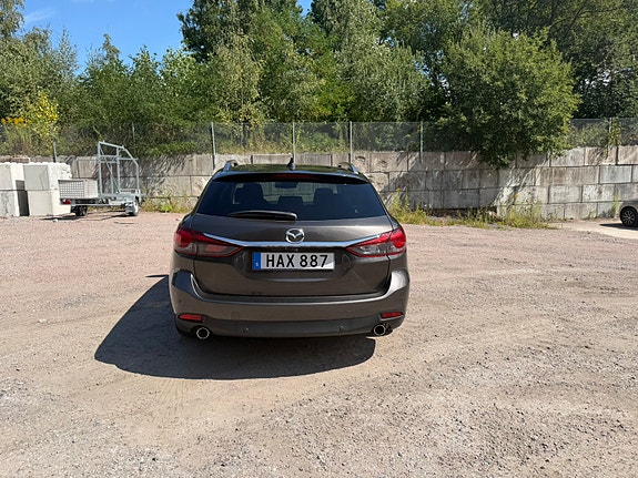 Mazda 6 4 of 8