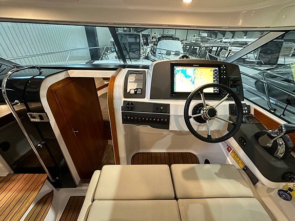Aquador 28 HT | Orust Edition & Akterpropeller -21 4 of 12