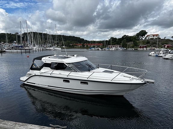 Aquador 28 HT | Orust Edition & Akterpropeller -21 2 of 12