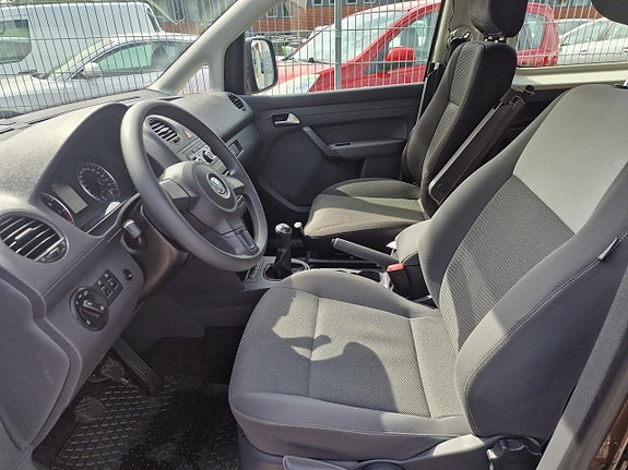 Volkswagen Caddy Maxi 16 of 27