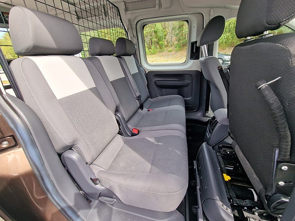 Volkswagen Caddy Maxi 17 of 27