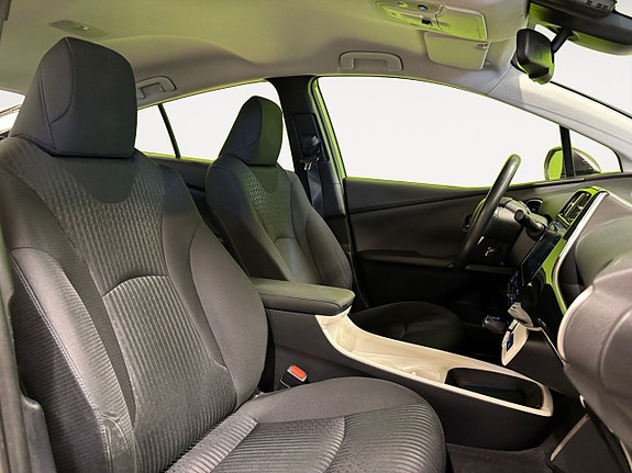 Toyota Prius 14 of 23