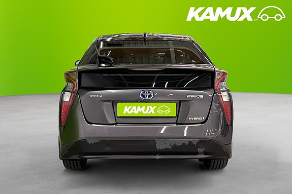 Toyota Prius 5 of 23
