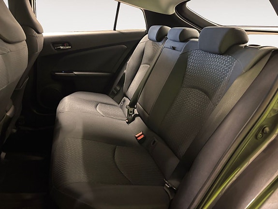 Toyota Prius 13 of 23