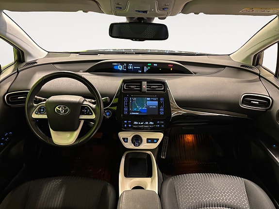 Toyota Prius 9 of 23