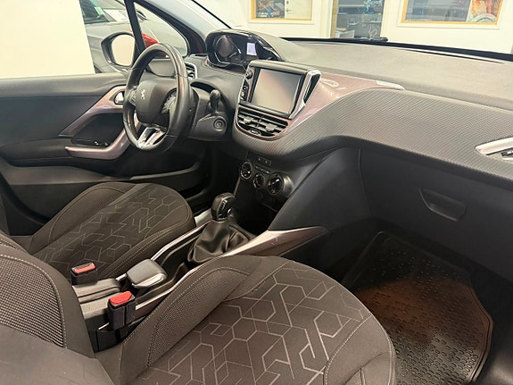 Peugeot 2008 8 of 11