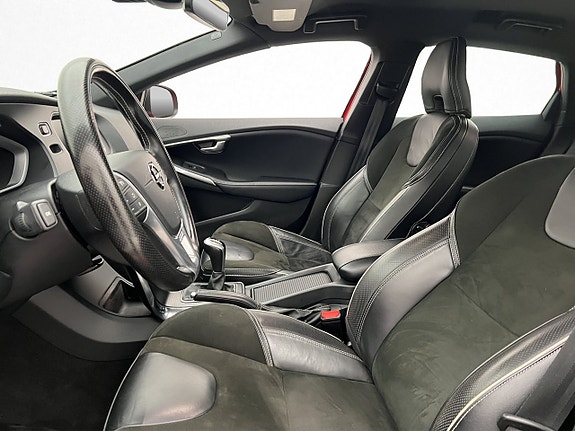 Volvo V40 9 of 30