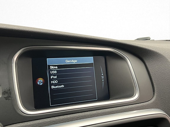 Volvo V40 20 of 30