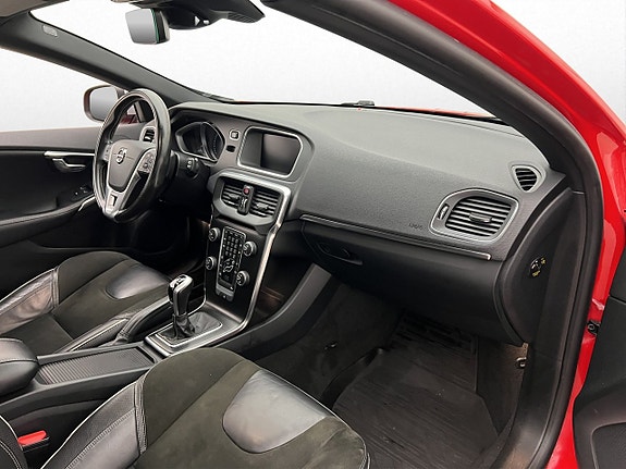 Volvo V40 24 of 30
