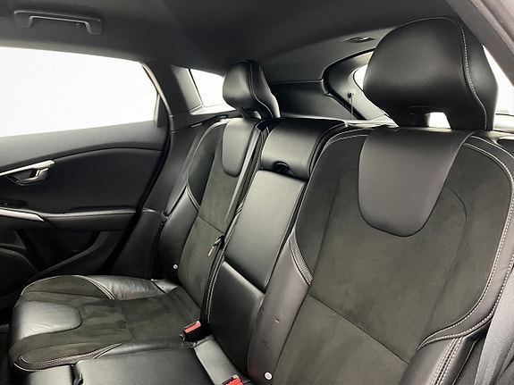 Volvo V40 25 of 30