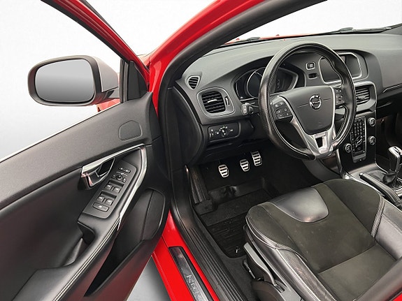 Volvo V40 8 of 30