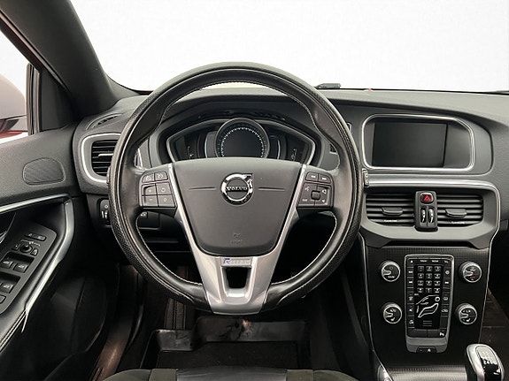 Volvo V40 11 of 30