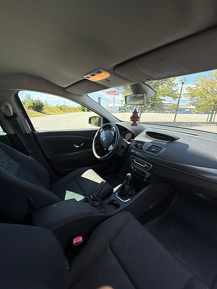Renault Megane III 4 of 8