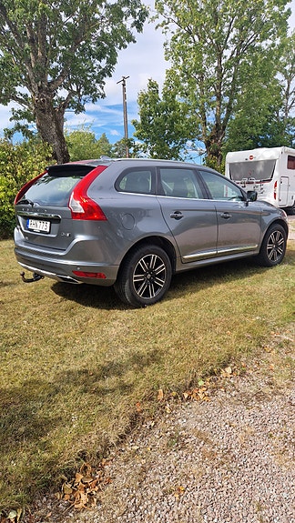 Volvo XC60 3 of 5