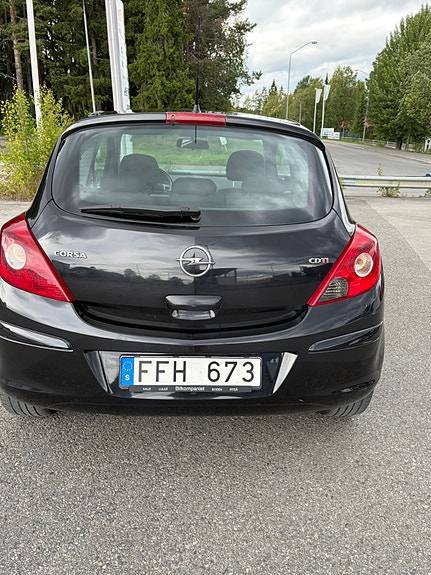 Opel Corsa 2 of 15