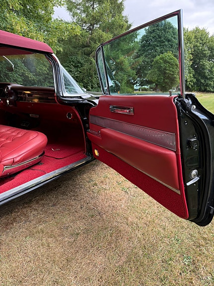 Cadillac Series 62 8 of 9