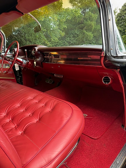 Cadillac Series 62 6 of 9
