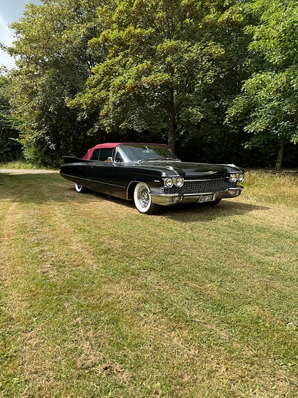Cadillac Series 62 3 of 9