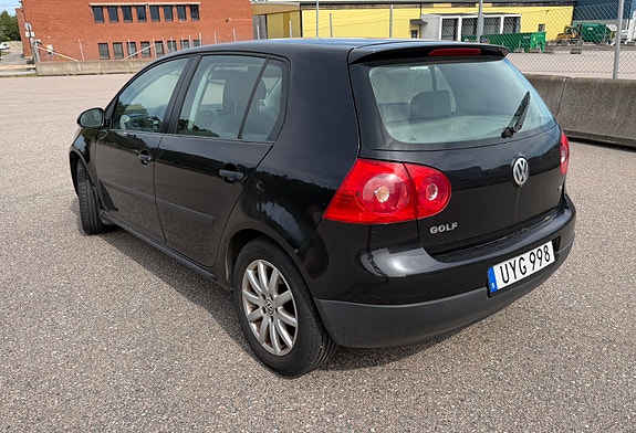 Volkswagen Golf V 4 of 5