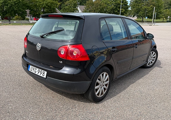 Volkswagen Golf V 3 of 5