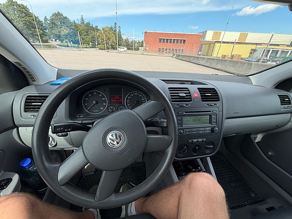 Volkswagen Golf V 5 of 5
