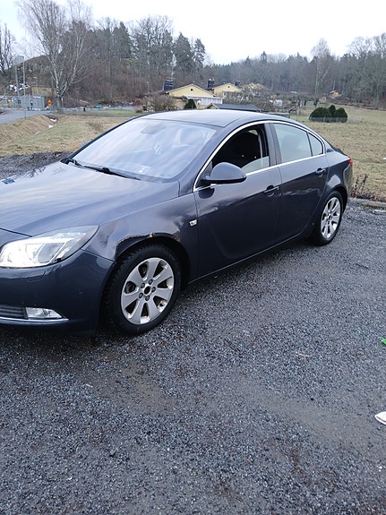 Opel Insignia 2 of 8