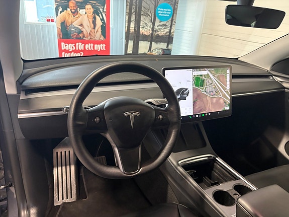 Tesla Model Y 9 of 10