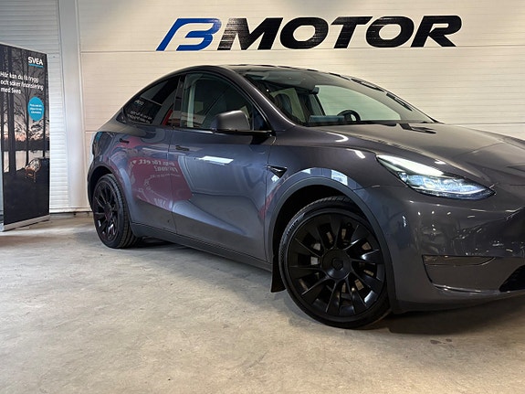 Tesla Model Y 4 of 10