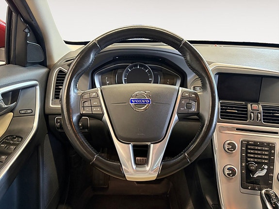 Volvo XC60 13 of 22