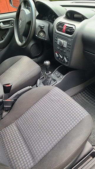 Opel Corsa 2 of 4