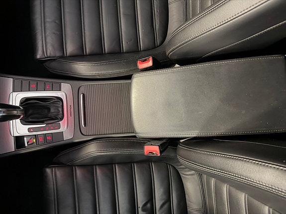 Volkswagen Passat 19 of 26