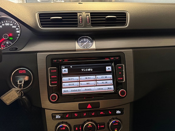 Volkswagen Passat 20 of 26