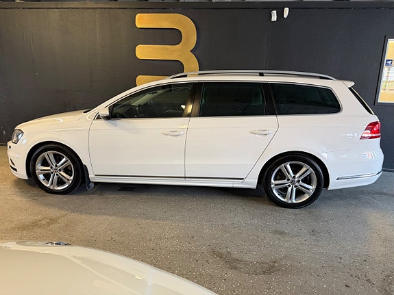 Volkswagen Passat 2 of 26